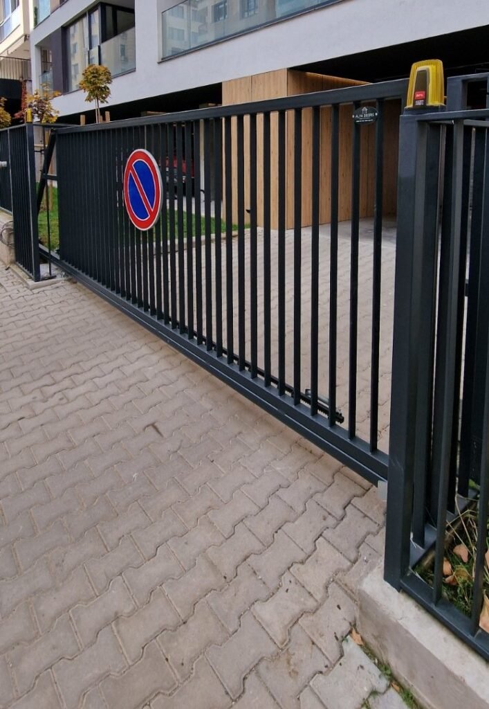 конзолна врата с мотро и аксесоари